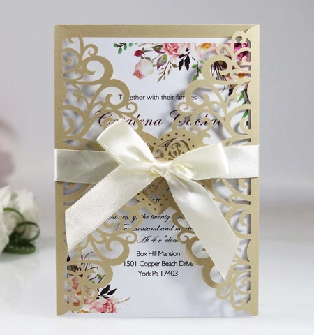 Invitaciones de Boda de Corte Láser Estilo Europeo Tarjeta de Felicitación Corazón Hueco Con Hoja Interior Estampado Floral Lazo Satén Sobre
