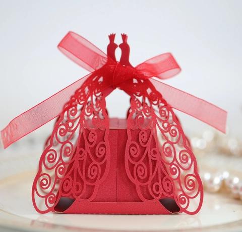 Laser Cut Peacock Wedding Favor Candy Boxes Hollow Out Pearl Paper Gift Boxes With Ribbons For Party Celebration