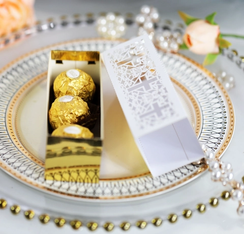 Scatola di Caramelle in Carta Perlata Intagliata a Laser Motivo a Croce Scatola Regalo Rettangolare per Matrimonio Battesimo Festa