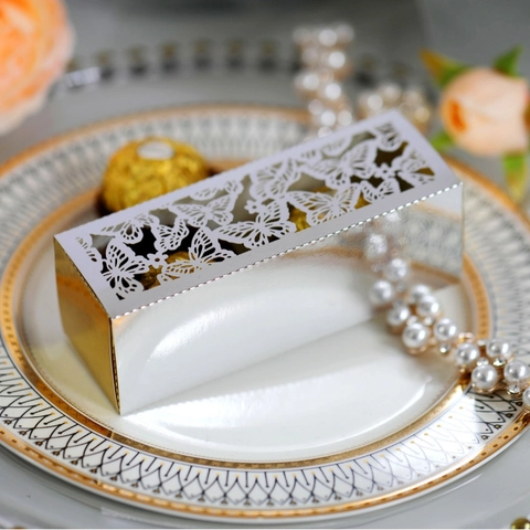Elegante Scatola per Caramelle Nuziale con Farfalla Taglio Laser Scatola Regalo Cava per Cioccolatini Oro Argento per Decorazione Festa