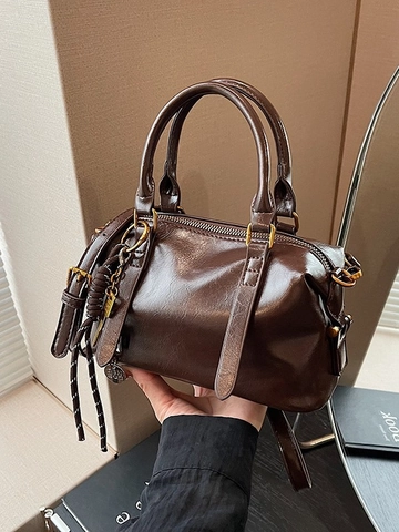 Damen Retro PU Leder Boston Handtasche Vintage Glänzende Kissentasche Mit Anhänger Mode Umhängetasche Für Den Täglichen Gebrauch