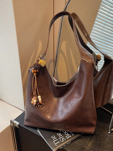 Bolso Tote de Cuero PU Vintage de Gran Capacidad para Mujer Minimalista Color Sólido Bolso de Hombro Con Colgantes Bohemios