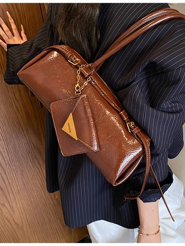 Sac Baguette en PU Style Locomotive Vintage pour Femmes Tendance Oeillets Métalliques Sac à Épaule sous le Bras Avec Porte-monnaie