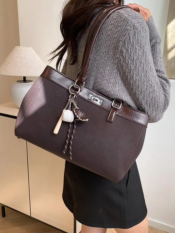 Grand Sac Fourre-tout pour Femmes 2026 Nouveau Automne Hiver Rétro en Cuir PU Sac à Épaule Avec Pendentif de Baseball Serrure en Métal