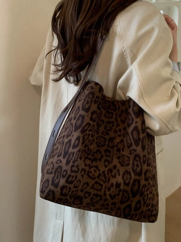 Vintage Suede Leopard Print Bucket Bag Large Capacity Single Shoulder Underarm Bag Retro Minimalist Tote Bag For Women