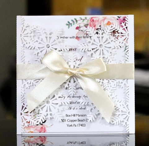 Snowflake Laser Cut Wedding Invitation Card European Style Pearl Paper Card With Ribbon For Christmas Banquet Party