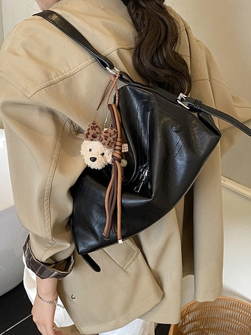 Sac à Épaule en Cuir PU Vintage Grande Capacité pour Femmes Sac à Bandoulière Rétro Décontracté Avec Pendentif Ours en Peluche