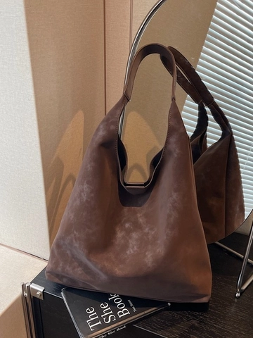 Damen Retro Große Kapazität PU Tragetasche Mattierte Wildlederoptik Hobo Schultertasche Minimalistische Pendler Handtasche Mit Anhänger