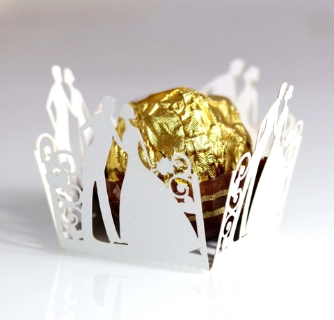 Involucro per Cioccolato Taglio Laser Matrimonio Intagliato Silhouette Sposi Pizzo Carta Scatola Regalo San Valentino Caramelle Decorativo