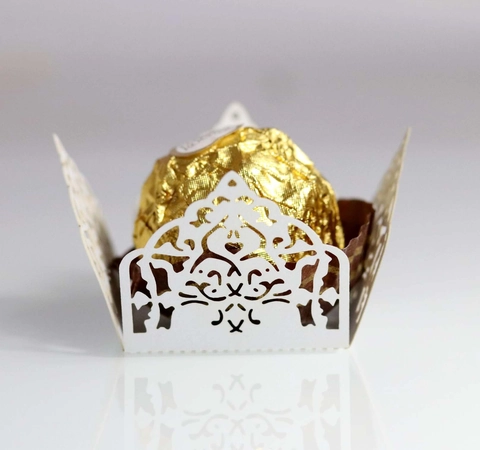 Caissettes de Décoration Découpées au Laser pour Chocolats Base en Dentelle de Papier Perlé pour Cadeaux de Mariage et Fêtes