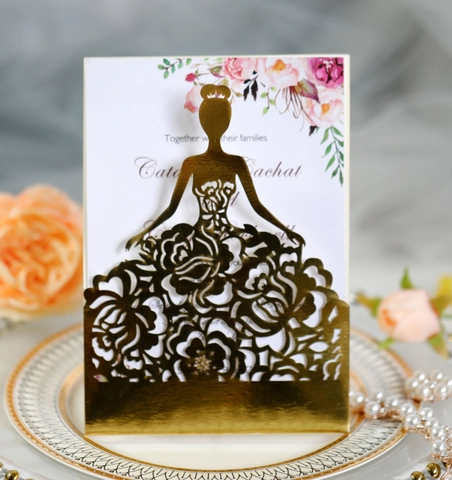 Elegantes Invitaciones de Boda Corte Láser Papel Perlado Encaje Rosa Flores Silueta Novia Invitaciones para Fiesta de Compromiso Matrimonio