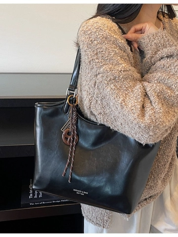 Women Vintage PU Leather Tote Bag Large Capacity Minimalist Shoulder Bag Solid Color Commuter Handbag With Pendant For Daily Work
