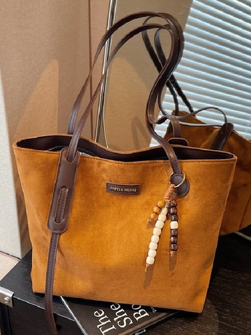 Women Large Capacity PU Leather Tote Bag Suede Texture Minimalist Shoulder Commuter Bag With Wooden Beads Charm Retro Style