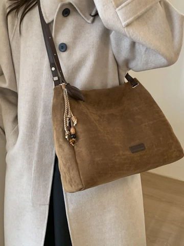 Grote Capaciteit PU Leer Tote Bag Voor Vrouwen Retro Mat Schoudertas Crossbody Bag Met Hart Charm Woon-werkverkeer Handtas