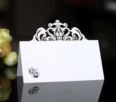 European Crown Laser Cut Place Cards Pearlescent Paper Hollow Tent Fold Table Name Cards For Wedding Banquet Party Decoration