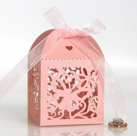 Elegante Lasergeschnittene Schmetterling Blumen Geschenkbox Perlmuttpapier Süßigkeitenbox Mit Band Für Hochzeit Party