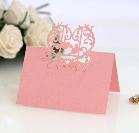 Elegant Laser Cut Heart Love Birds Pearlescent Paper Place Cards Hollow Table Name Cards For Wedding Banquet Party Decoration