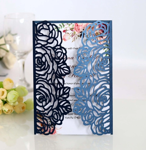 Eleganti Biglietti di Invito per Matrimonio a Rosa Intagliati al Laser Carta Perlata Design Floreale Con Buste per Festa
