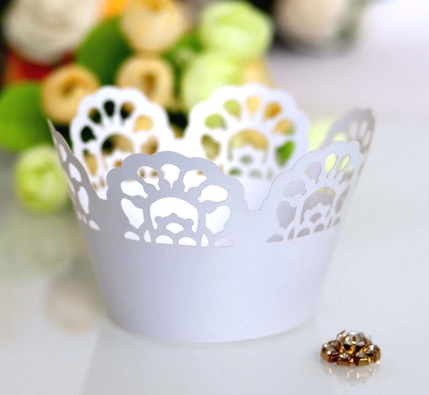 Laser Cut Cupcake Wrappers Crown Lace Pearl Paper Cake Liners For Wedding Birthday Party Table Decorations Elegant Baking