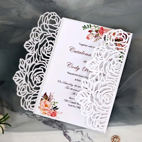 Cartes d'Invitation de Mariage Découpe Laser Rose Européenne Papier Nacré Élégant Motif Dentelle Creuse Ensembles d'Invitation Avec Enveloppes Rubans Pour Fournitures de Fête de Banquet