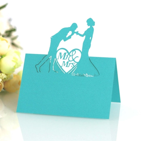 Marque-places de Mariage Découpe Laser Papier Perlé Mr & Mrs Forme de Coeur Creux Silhouette Mariés Cartes de Table pour Décoration
