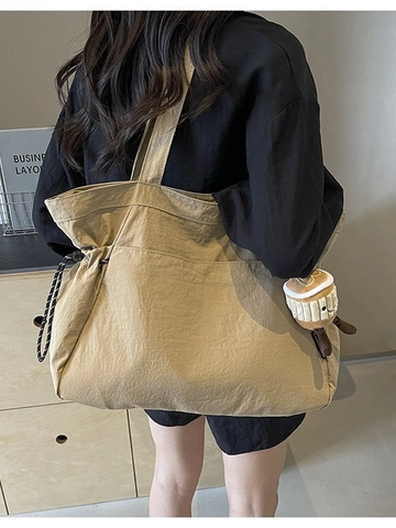 Borsa Tote in Nylon di Grande Capacità Stile Coreano Per Donna Versatile Borsa a Tracolla Con Ciondolo in Peluche Coulisse Borsetta Casual