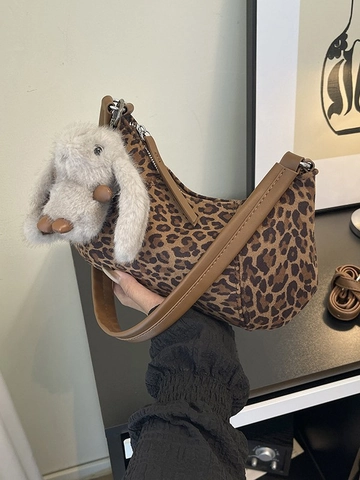 Borsa Hobo Donna Vintage in Finta Pelle Scamosciata Stampa Leopardata Borsa a Tracolla Con Ciondolo a Forma di Coniglio Peluche