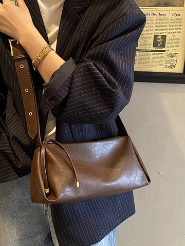 Retro Nischenmode Kissentasche 2026 Neu Herbst Winter Freizeit Breiter Gurt Schulter Umhängetasche Große Kapazität PU Leder Tote