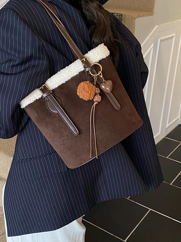 Bolso De Cubo De Ante Sintético Con Borde De Felpa Para Mujer Gran Capacidad Bolso De Hombro Con Colgante De Corazón