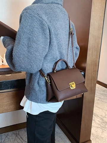 Petit Sac Bandoulière Carré en Cuir PU Vintage pour Femme Sac à Main de Mode avec Bandoulière Réglable Serrure en Métal Sac Quotidien