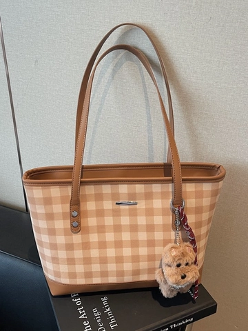 Women Vintage Plaid Tote Bag Large Capacity PU Leather Shoulder Bag Grid Commuter Handbag With Cute Plush Charm