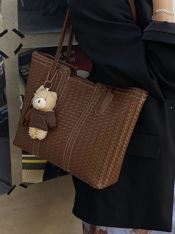 Geflochtene Tragetasche Große Kapazität PU Leder Umhängetasche Bärenanhänger Kontrastnaht Retro Mode Handtasche Für Damen