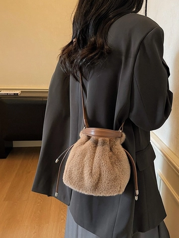 Women Faux Fur Plush Bucket Bag Fashion Soft Drawstring Handbag Casual Crossbody Bag Synthetic Leather Strap Small Winter Tote