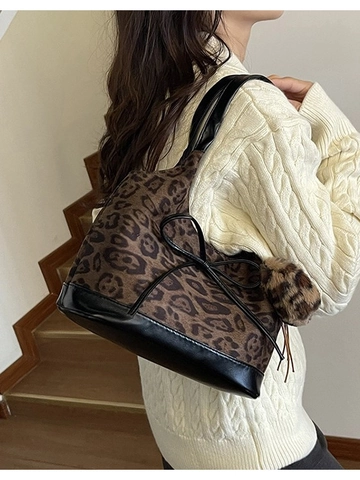 Vintage Women PU Leather Shoulder Bucket Bag Leopard Print Quilted Hobo Bag With Bow Plush Charm Commuting Fashion Handbag
