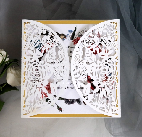 Elegante Lasergeschnittene Florale Hochzeitseinladungskarten Set Mit Umschlägen Schleifen Perlpapier Hohlrosen Einladungsset