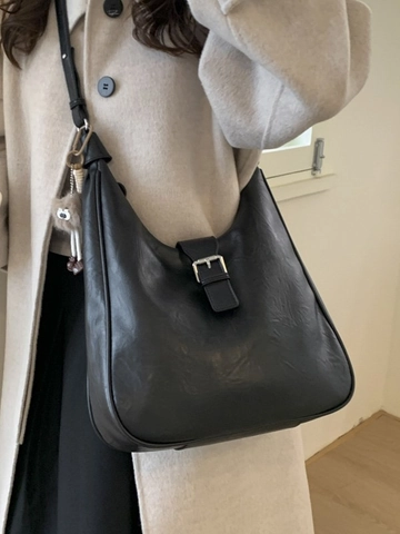 Borsa a Spalla Hobo Vintage Grande Capacità per Donna in Pelle PU Tote Crossbody Moda Nicchia Versatile Borsa da Pendolare con Ciondolo in Peluche