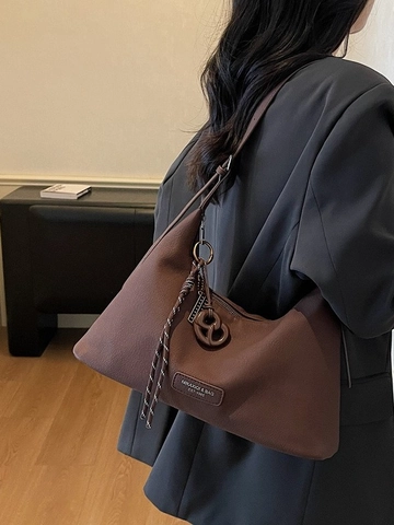 Sac Bandoulière Hobo en Cuir PU Rétro pour Femmes Grande Capacité Sac à Épaule Plissé Avec Pendentif Mode Trajet