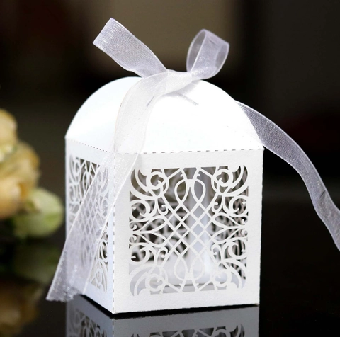 European Laser Cut Wedding Favor Candy Boxes With Ribbon Bow Hollow Gift Boxes For Marriage Party Celebration Table Decor