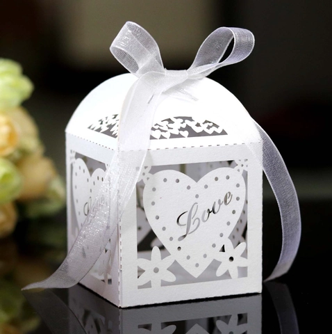 Laser Cut Hollow Heart Love Candy Box With Ribbon Wedding Favor Gift Box For Party Chocolate Packaging