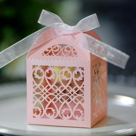 European Style Laser Cut Hollow Out Candy Box Pearlescent Paper Gift Box With Ribbon Bow For Wedding Valentine's Day Party