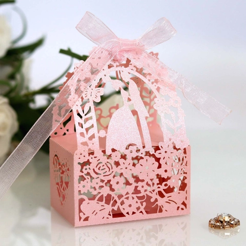 Laser Cut Wedding Favor Candy Box Hollow Paper Chocolate Gift Box With Ribbon Bride Groom Silhouette Party Souvenir