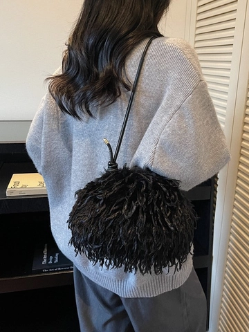 Women Niche Plush Bucket Bag Faux Fur Shoulder Bag Autumn Winter Trendy Crossbody Bag Solid Color Fluffy Handbag With Thin Strap