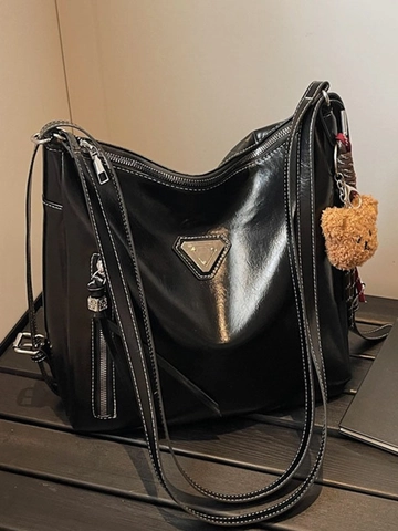 Sac Seau en Cuir PU Brillant pour Femmes Grande Capacité Sac à Épaule Polyvalent Sac à Dos Polyvalent Avec Pendentif Ours en Peluche