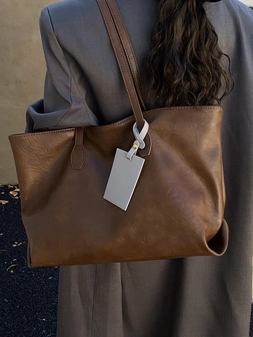 Women Vintage PU Leather Tote Bag Large Capacity Minimalist Shoulder Bag Versatile Commuter Handbag with Decorative Tag