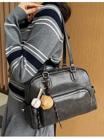 Retro Damen Große Kapazität Tragetasche PU Leder Schulter Pendeln Achselhöhle Tasche Mit Baseball Anhänger Mode Handtasche