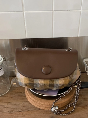 Vintage Karo Satteltasche Für Damen Retro PU Leder Splicing Kette Umhängetasche Britischer Stil Pendeln Klappentasche