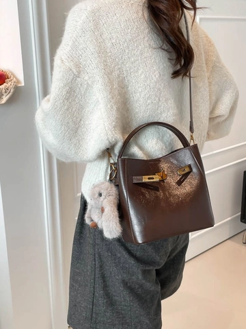 Vintage PU Leder Eimertasche Für Damen Mode Pendeln Umhängetasche Mit Schloss Schnalle Und Plüsch Charme Innentasche