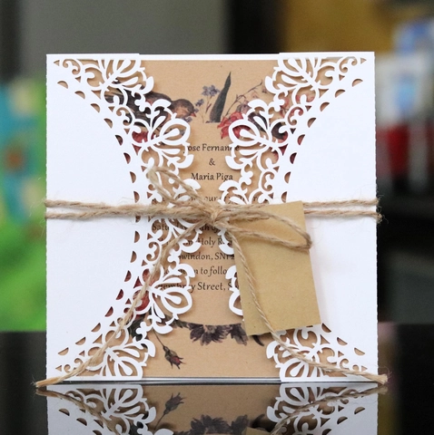 Europäische Vintage Laser geschnitten Hochzeit Einladungskarte Set Mit Perlmuttpapier Kraftpapier Einlage Und Hanfseil Elegante Spitze
