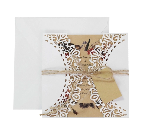 Europese Vintage Laser Gesneden Bloem Bruiloft Uitnodigingskaart Met Parelmoer Papier Envelop En Hennep Touw Set