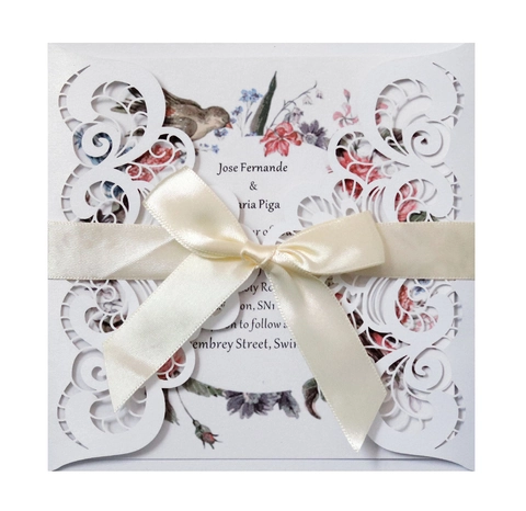 Europees Laser Gesneden Bruiloft Uitnodiging Set Parelmoer Papier Holle Kaarten Met Strik Bloemen Vogels Print Uitnodigingen Envelop